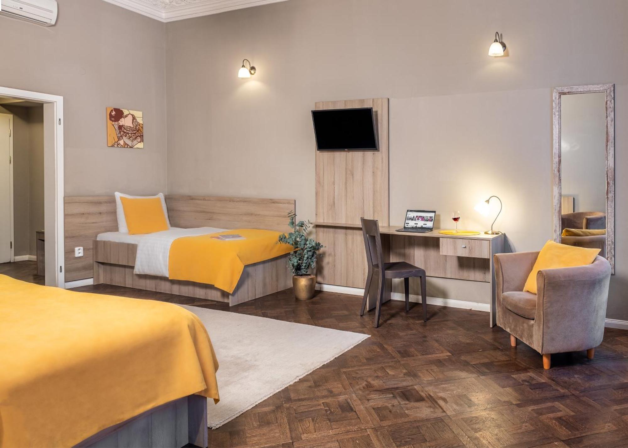 Hotel 